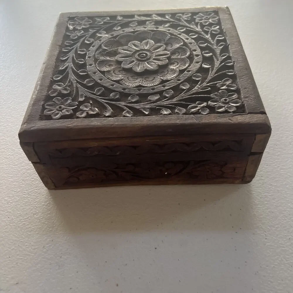 Vintage Hand Carved Wood Jewelry Trinket Box India Hinged Top 6 x 5.5 x 2.5 In